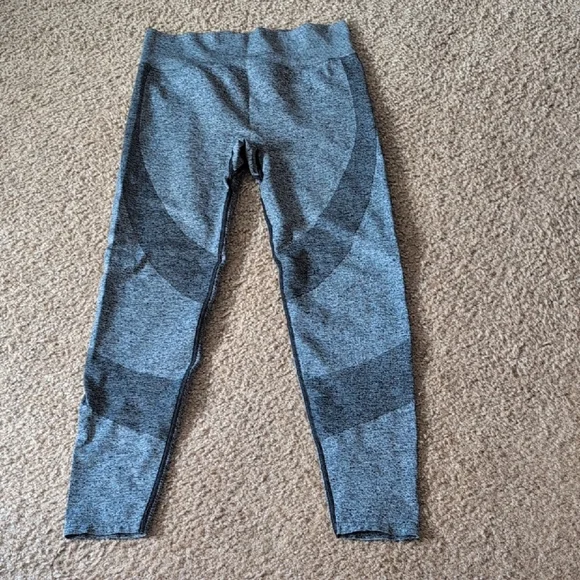 Victoria's Secret Heather Gray Leggings - Picture 1 of 4